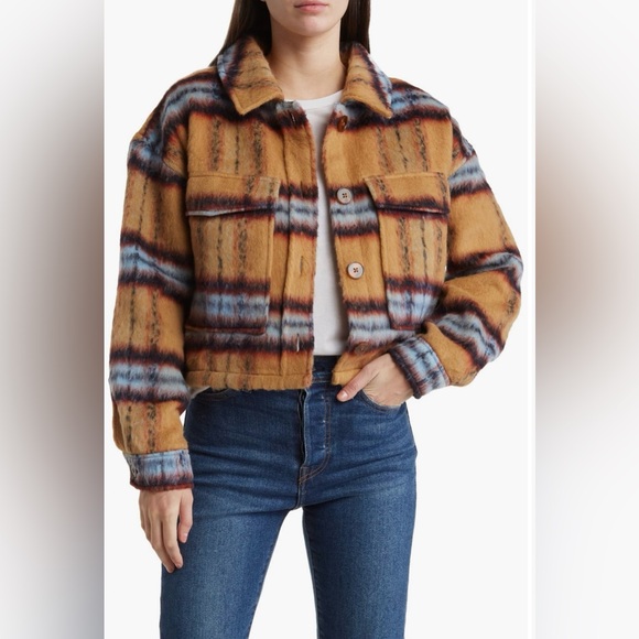 💛 NWOT! Vigoss Plaid Crop Shacket - Picture 2 of 3